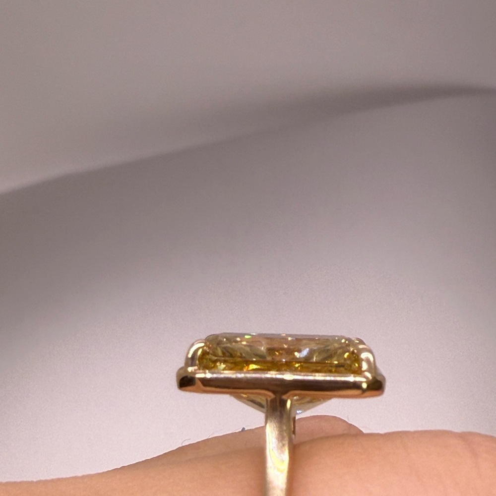 7.05 carat fancy vivid yellow VS2 radiant lab grown diamond engagement ring - Picture 4 of 12